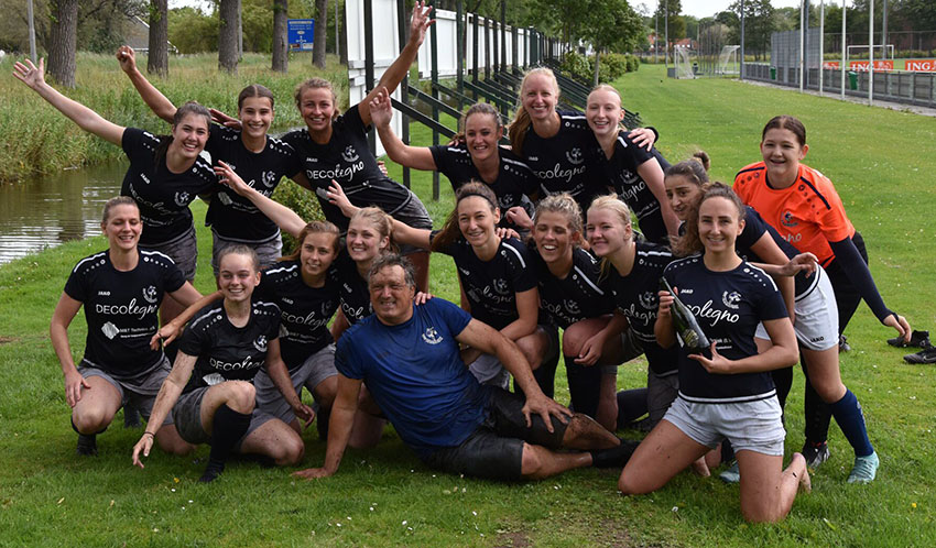 Dames 1 in jubileumjaar in de sloot en naar 2e klasse!